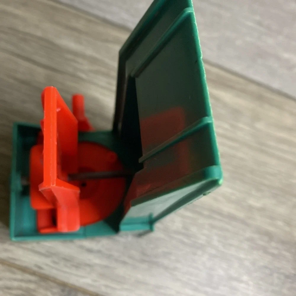 Vintage 1970s Fisher Price Little People Parking Garage Car Ramp Lift #930 Works